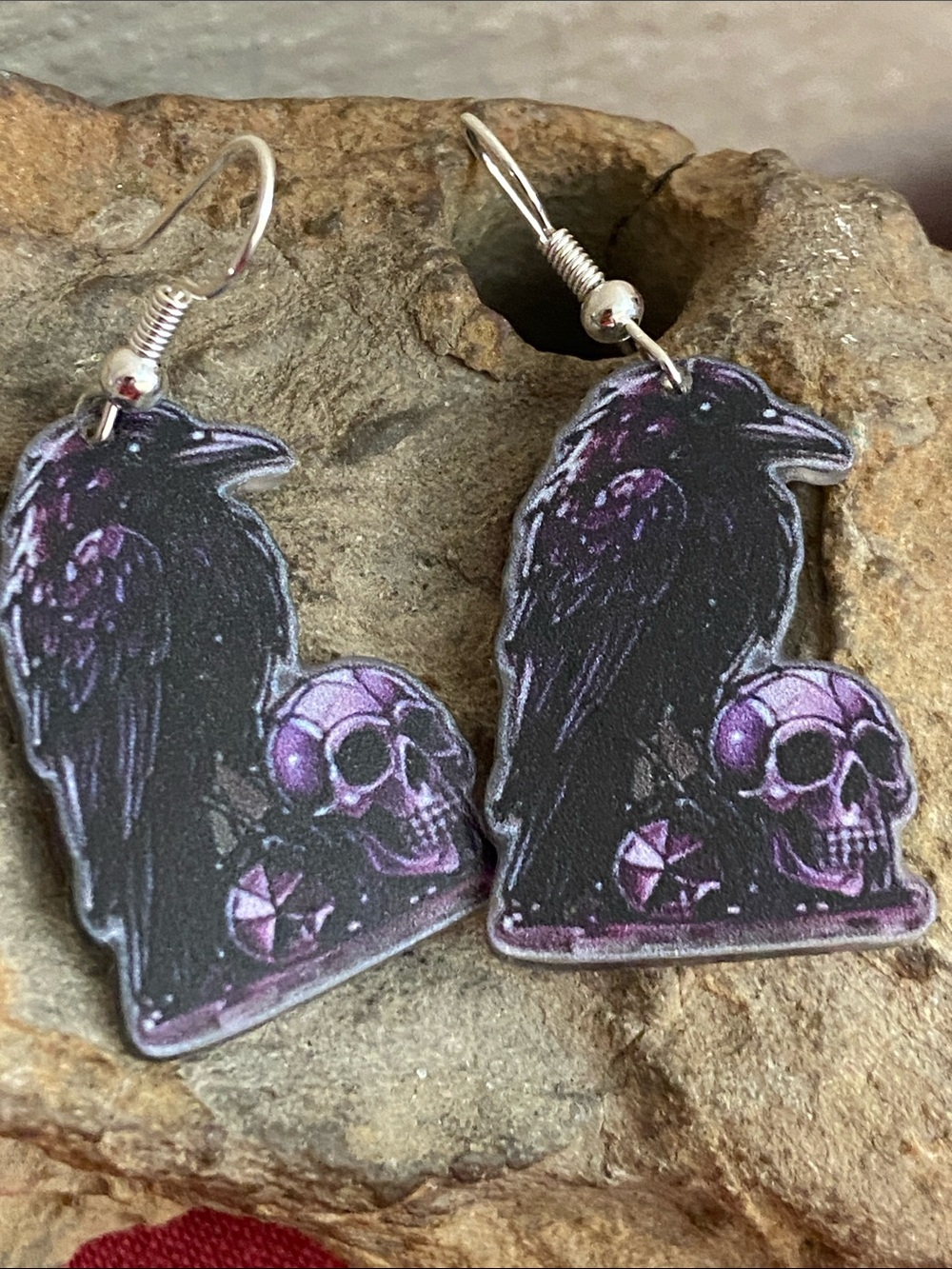 5/$10❤️❤️❤️NEW Raven & Skull Acrylic Halloween Earrings